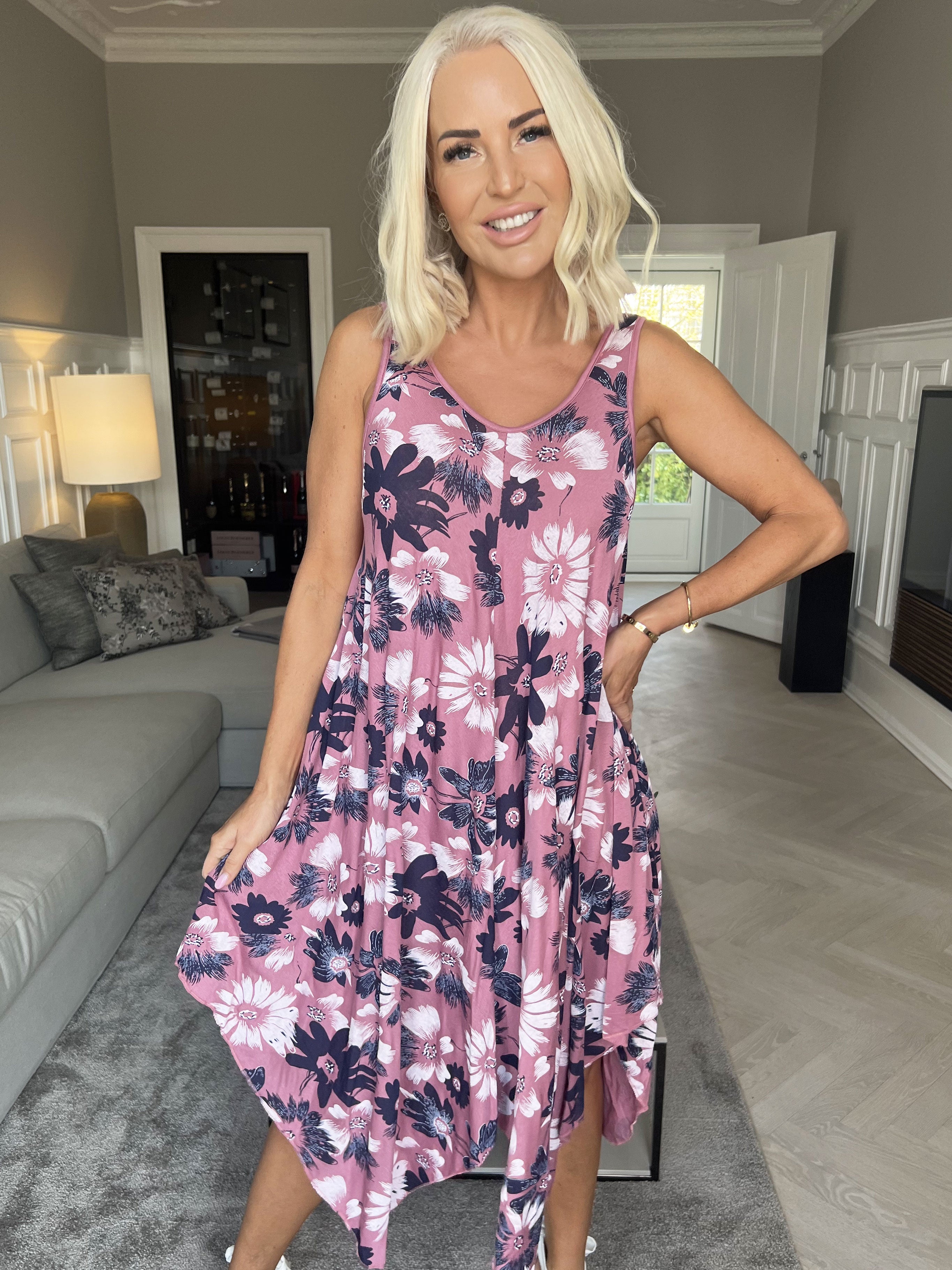 Blair - Luftig viskosklänning med blommigt mönster